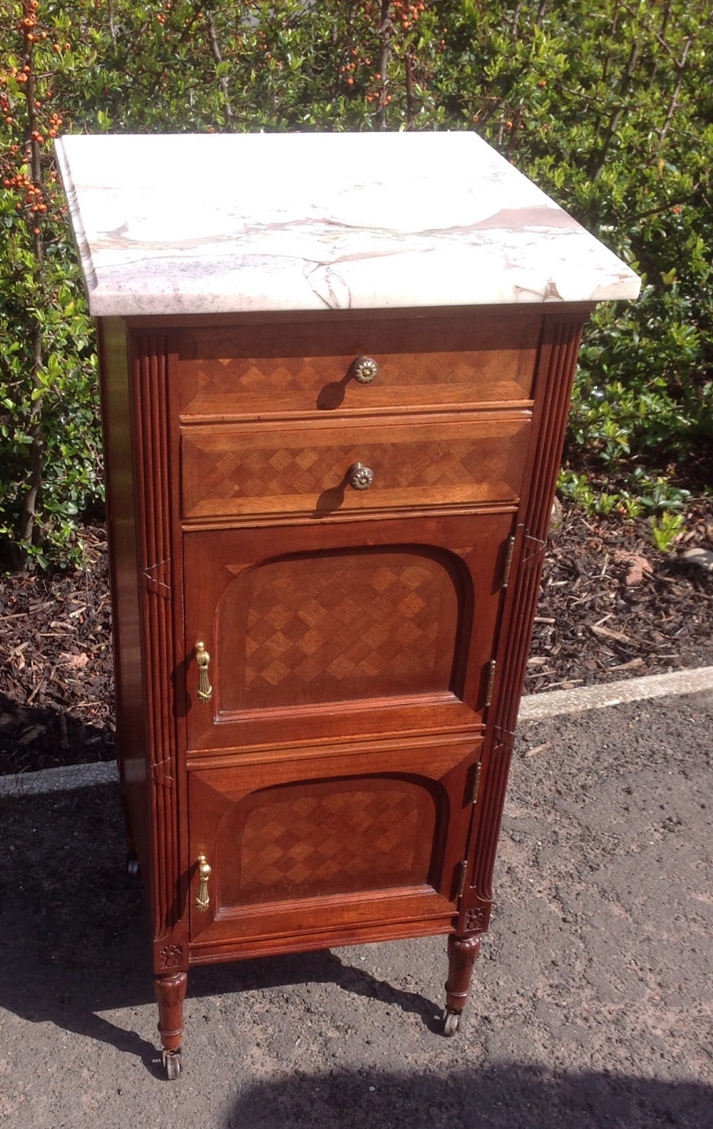 french kingwood cabinet