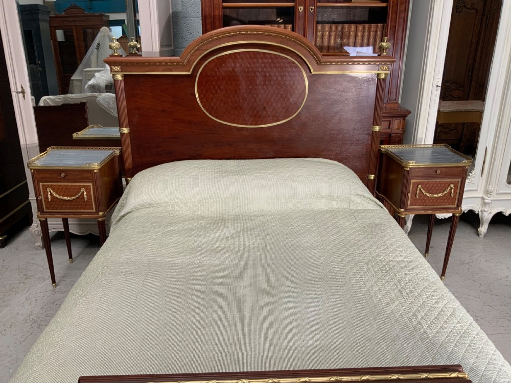 stunning french mahogany super king size bed with matching bedside cabinets
