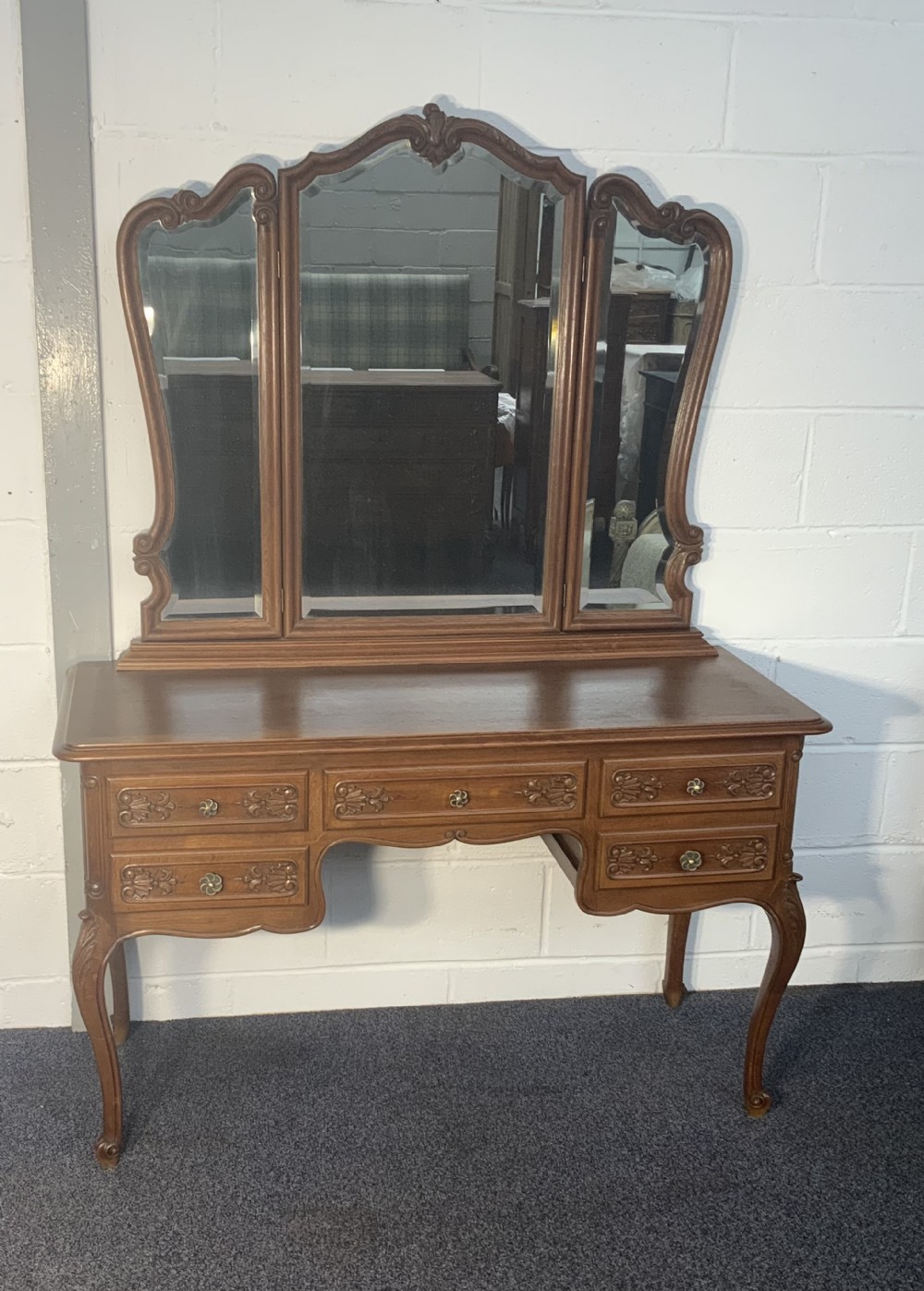 carved oak french dressing table